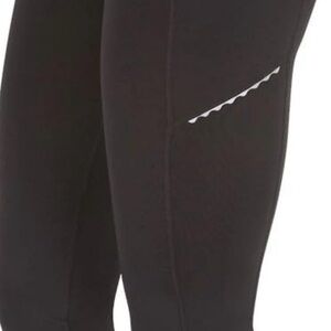 Saucony. Women's Black Run/Dry Capri Workout Shorts. Size Small.